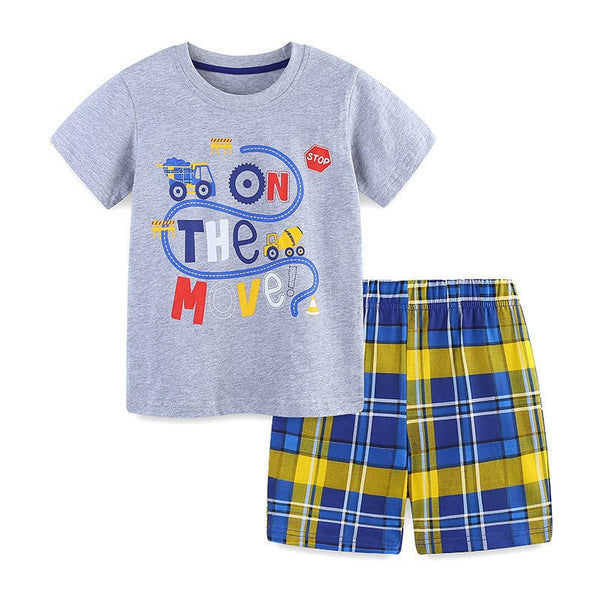 Toddler/Kid Boy's Vehicle with "On The Move" Letter Print Design Tee with Shorts Set
